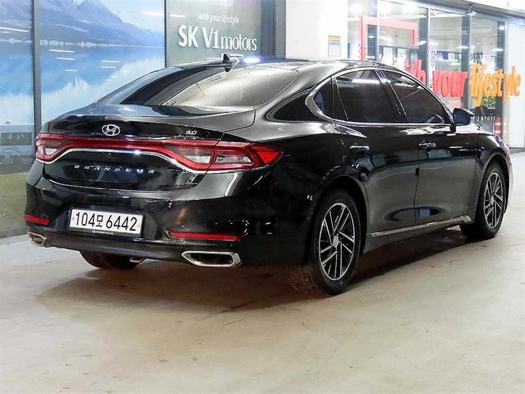 HYUNDAI Grandeur - Vista 4
