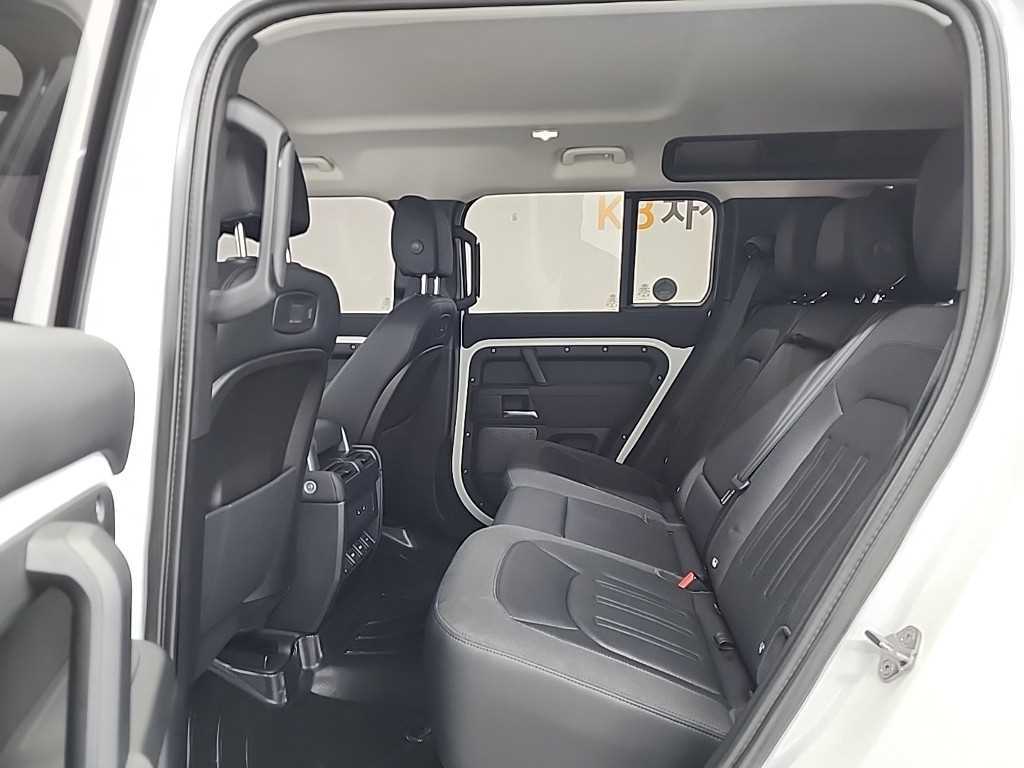 Land Rover Defender - Vista 12