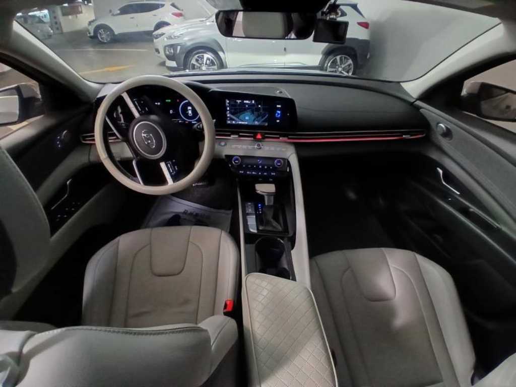 HYUNDAI Avante - Vista 6