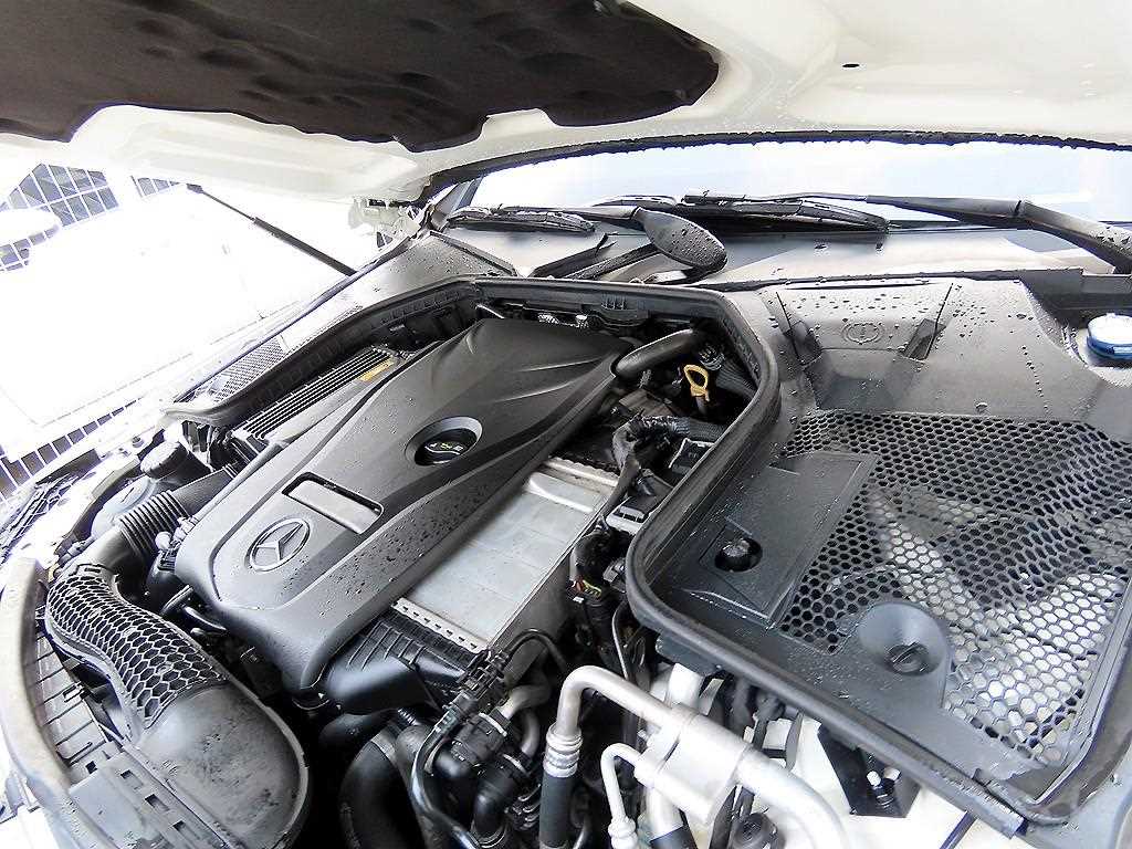 Mercedes Benz C Class 2018 Blanco - Importación desde Corea - HF Imports Iquique - Foto 19