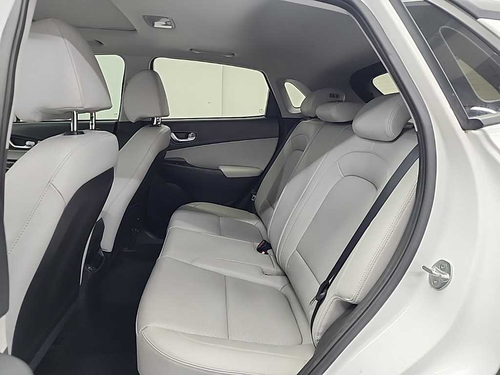 HYUNDAI Kona - Vista 12