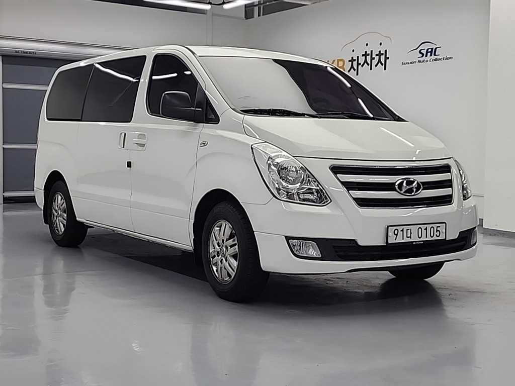 HYUNDAI Starex - Vista 4