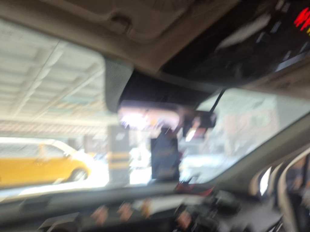 KIA Carnival - Vista 11