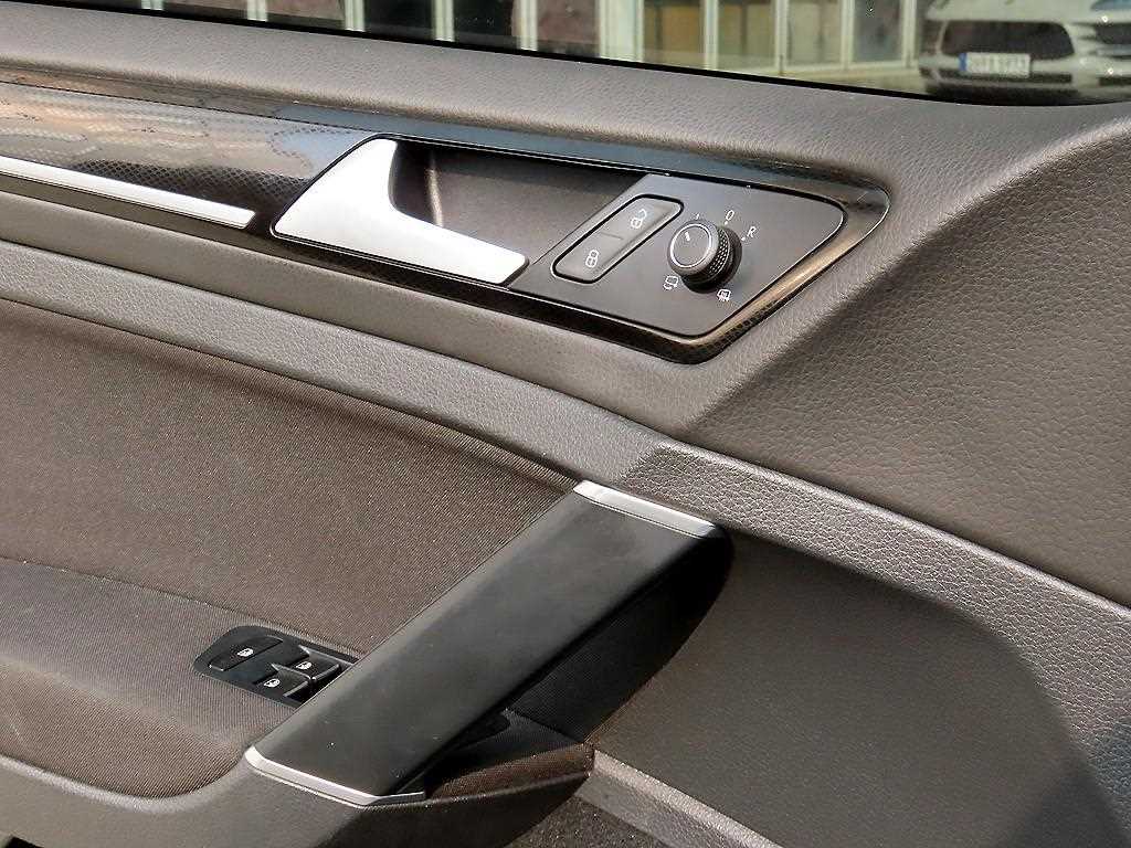 Volkswagen Golf - Vista 11