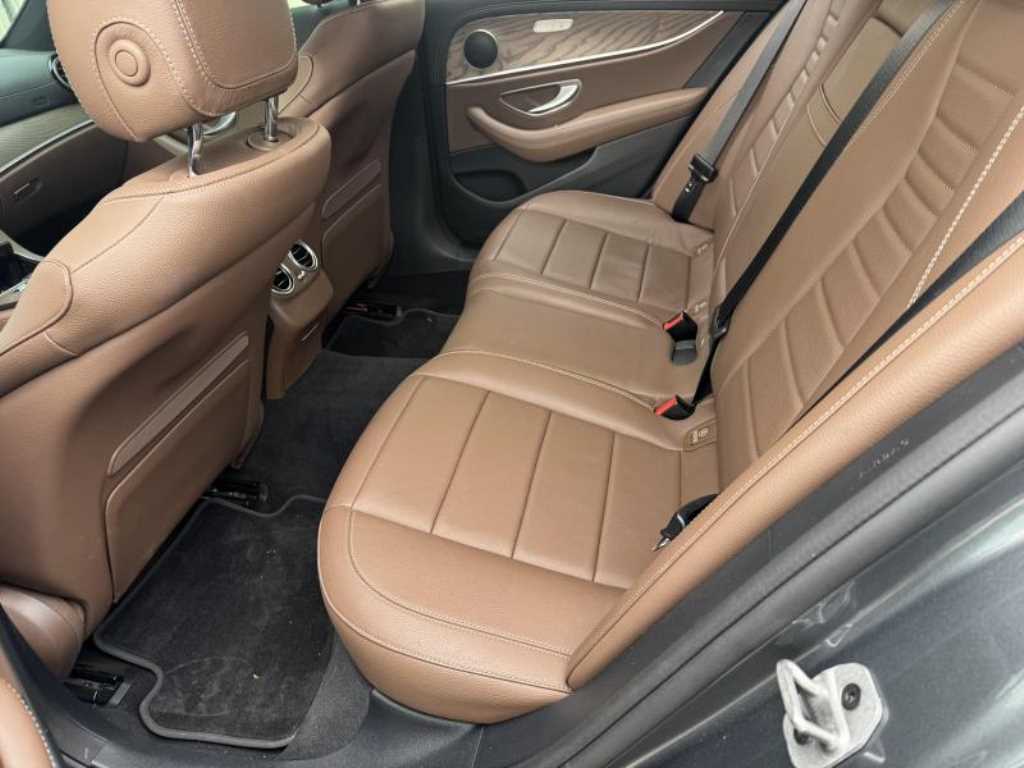 Mercedes Benz E class - Vista 5