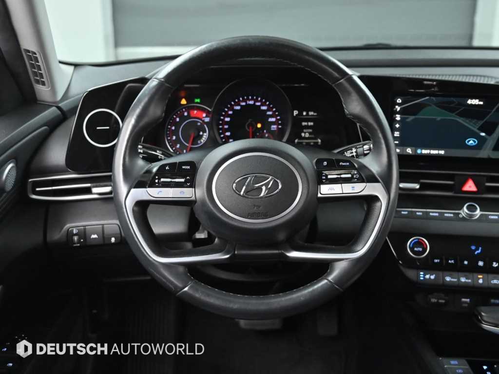 HYUNDAI Avante - Vista 10