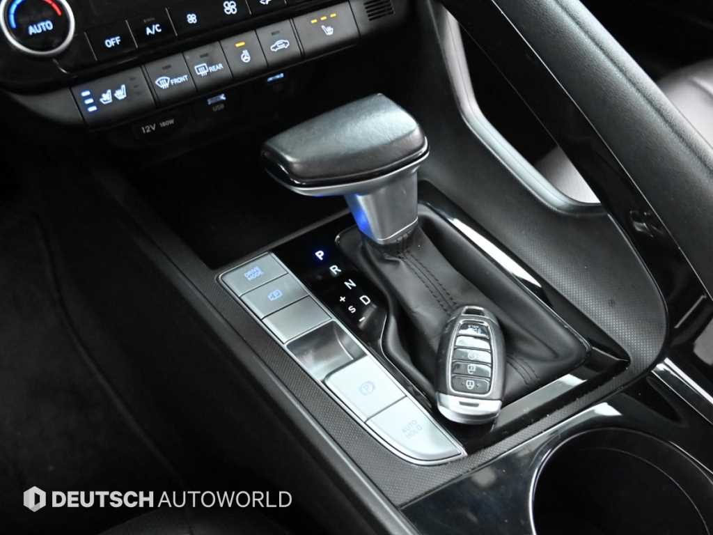 HYUNDAI Avante - Vista 9