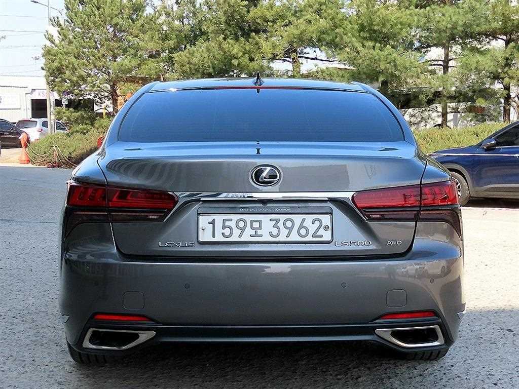 Lexus LS - Vista 4