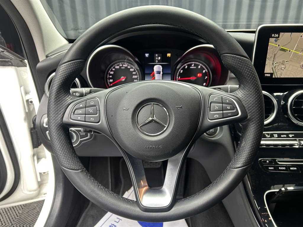 Mercedes Benz C Class - Vista 9