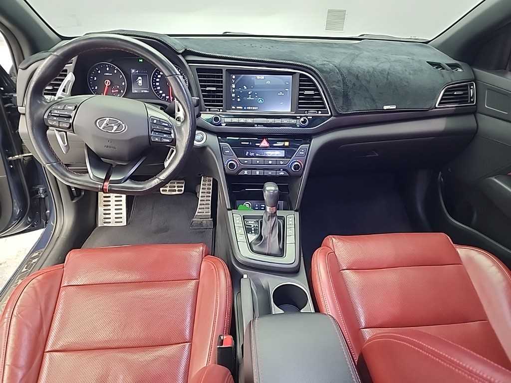 HYUNDAI Avante - Vista 7