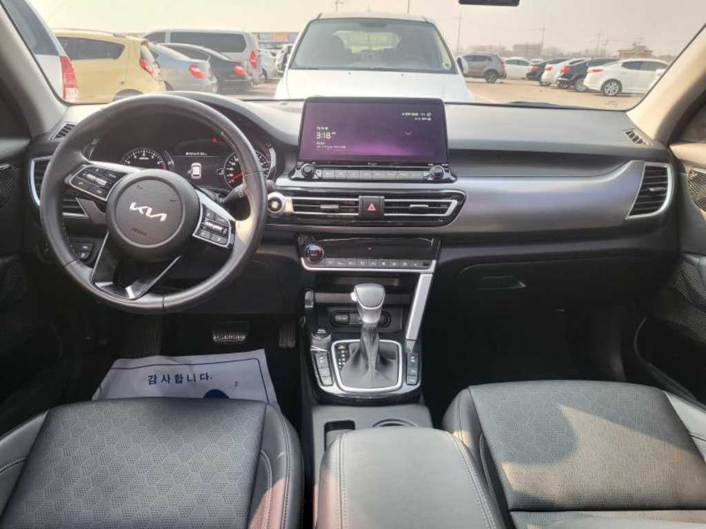 KIA Seltos - Vista 8