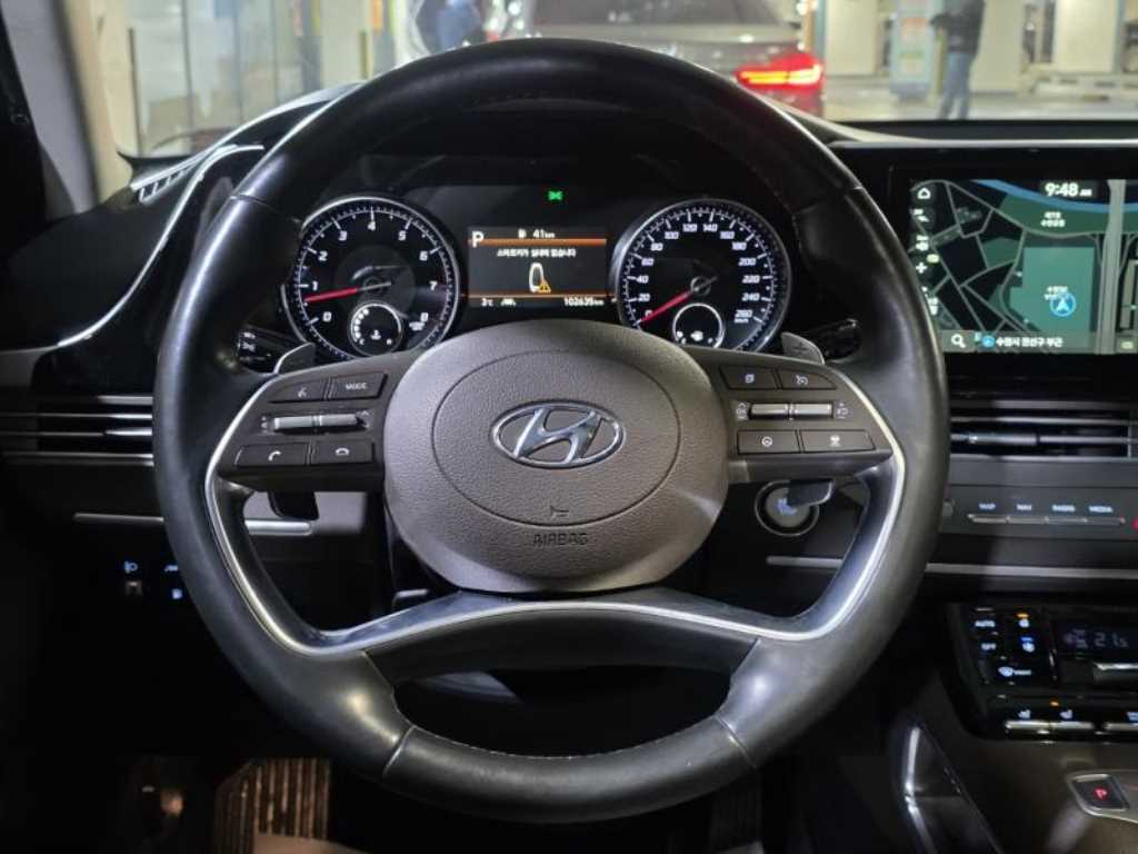 HYUNDAI Grandeur - Vista 12