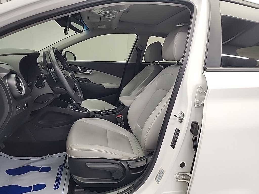 HYUNDAI Kona - Vista 11