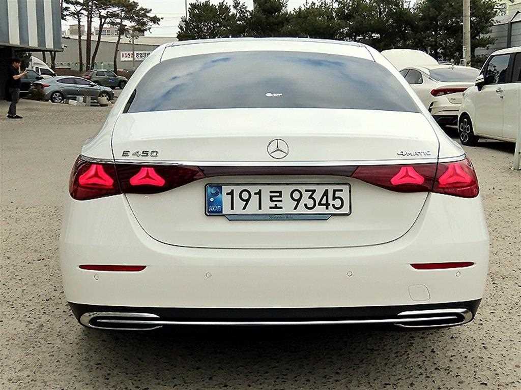 Mercedes Benz E class - Vista 4