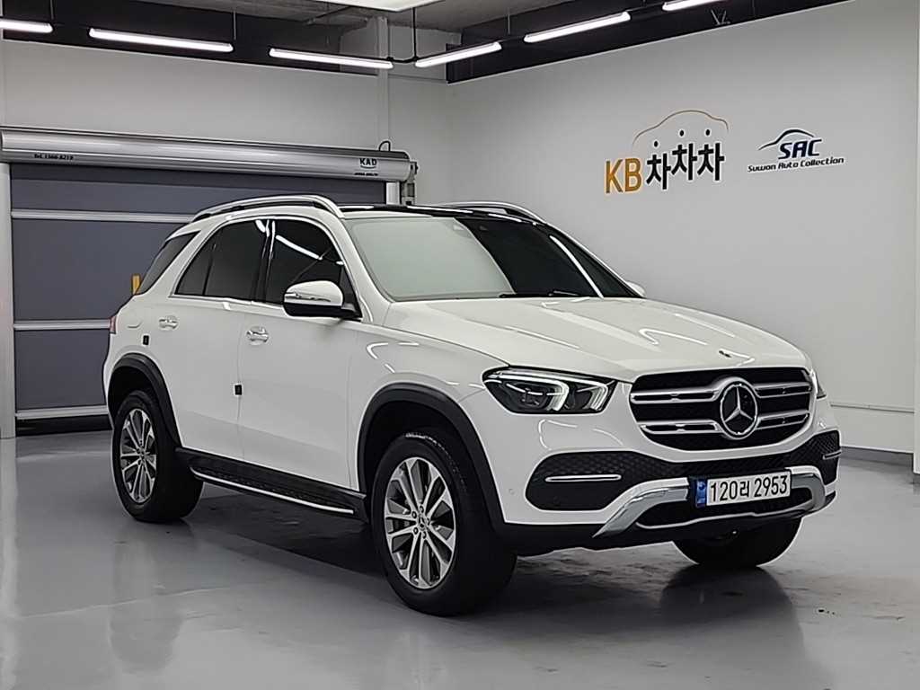 Mercedes Benz GLE Class - Vista 4