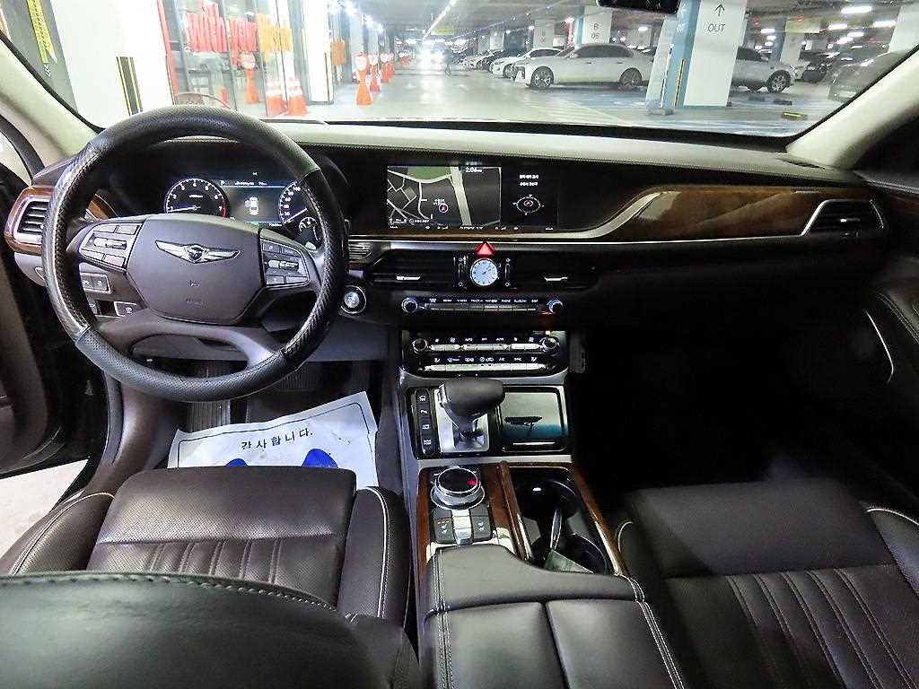 Genesis EQ900 - Vista 10