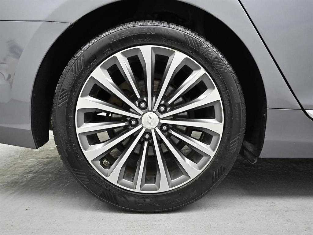 HYUNDAI Grandeur - Vista 5