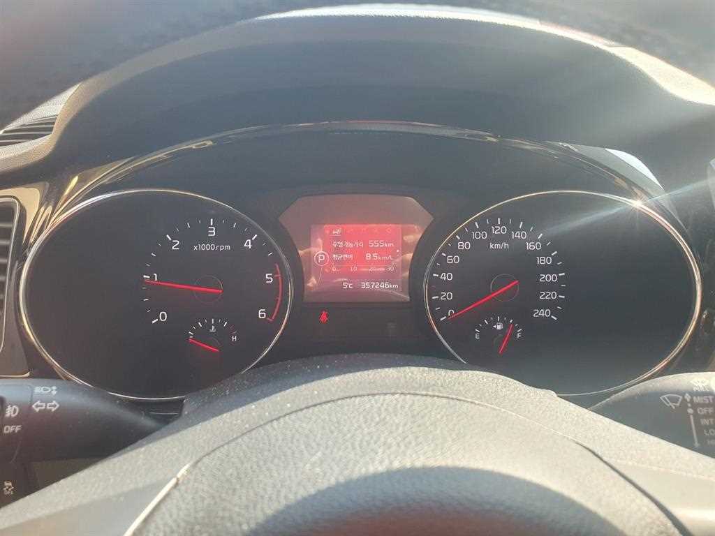 KIA Carnival - Vista 12