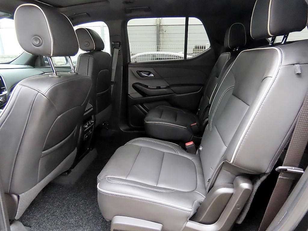 Chevrolet Travers - Vista 6