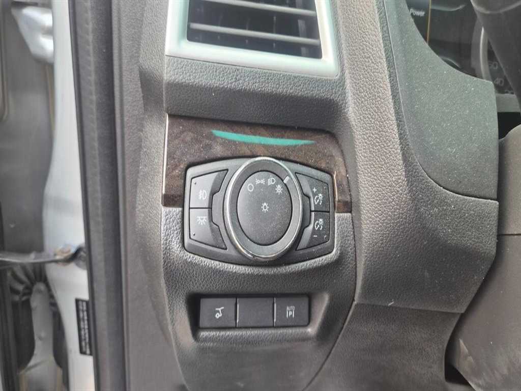 Ford Explorer - Vista 11