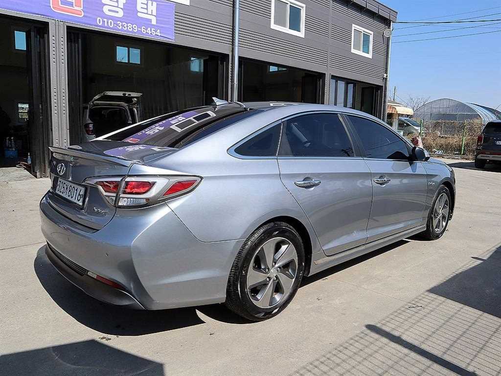 HYUNDAI Sonata - Vista 3