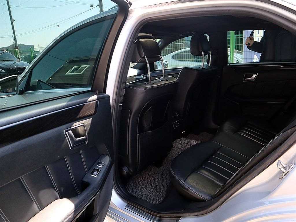 Mercedes Benz E class - Vista 7