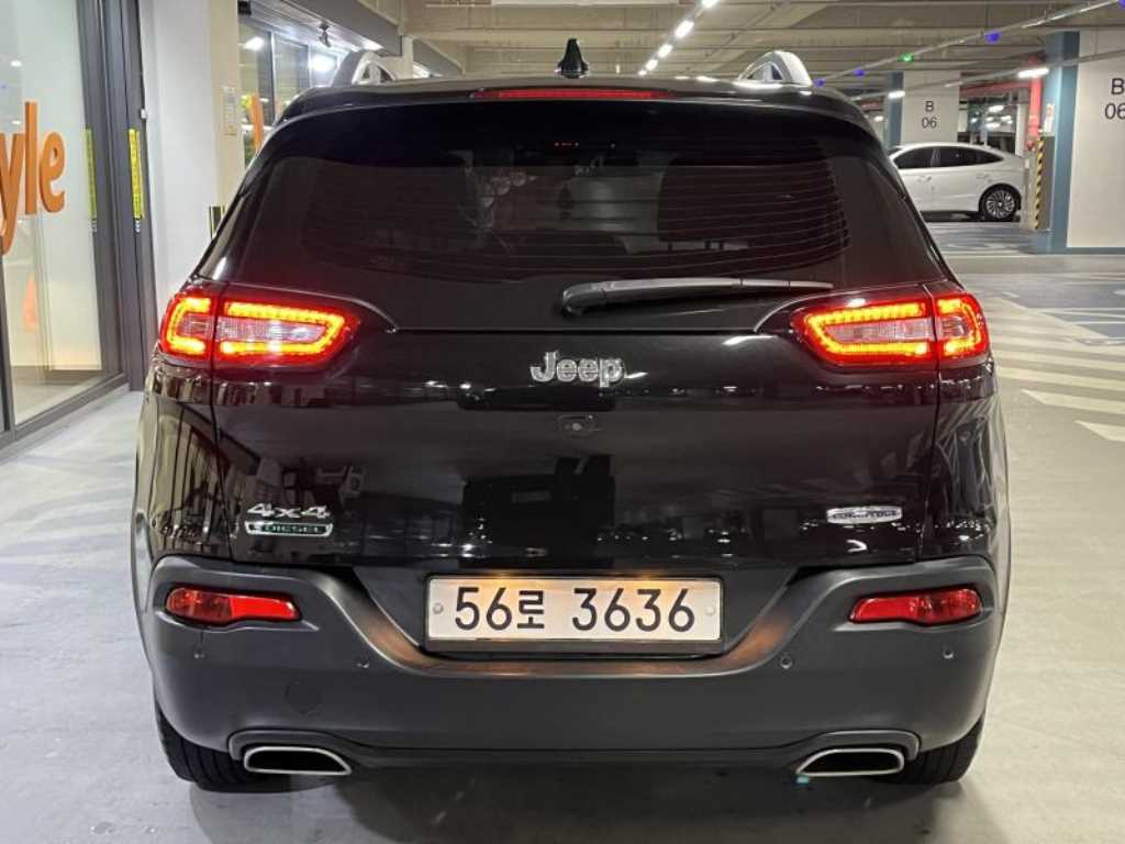 Jeep Cherokee - Vista 5