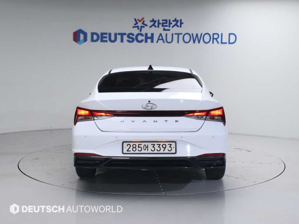 HYUNDAI Avante - Vista 4