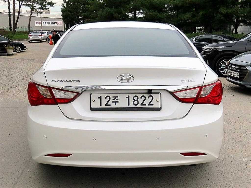 HYUNDAI Sonata - Vista 6
