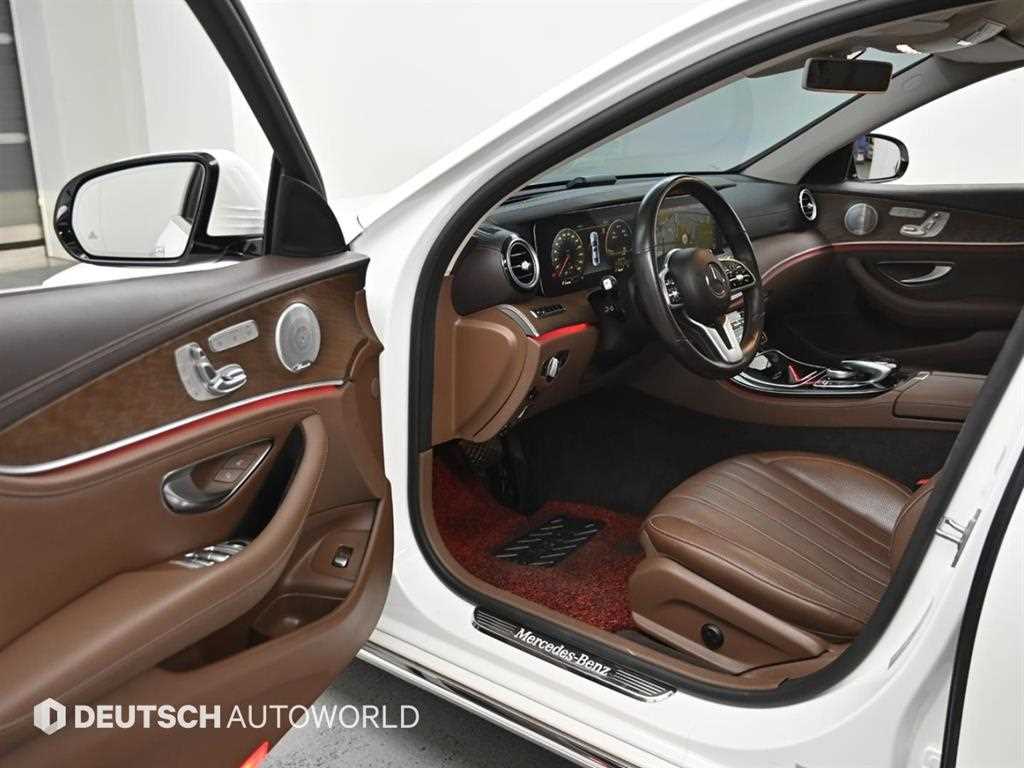 Mercedes Benz E class - Vista 11