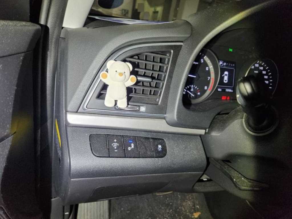 HYUNDAI Avante - Vista 6