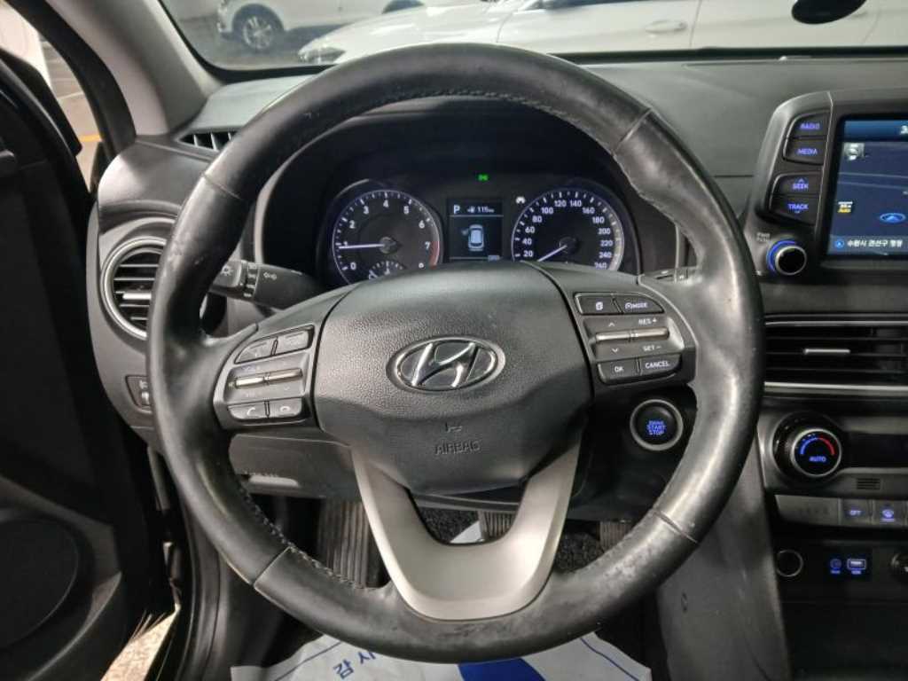 HYUNDAI Kona - Vista 8