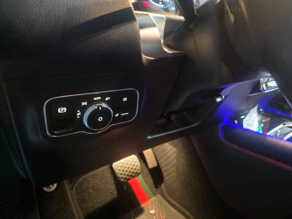 Mercedes Benz GLB Class - Vista 9