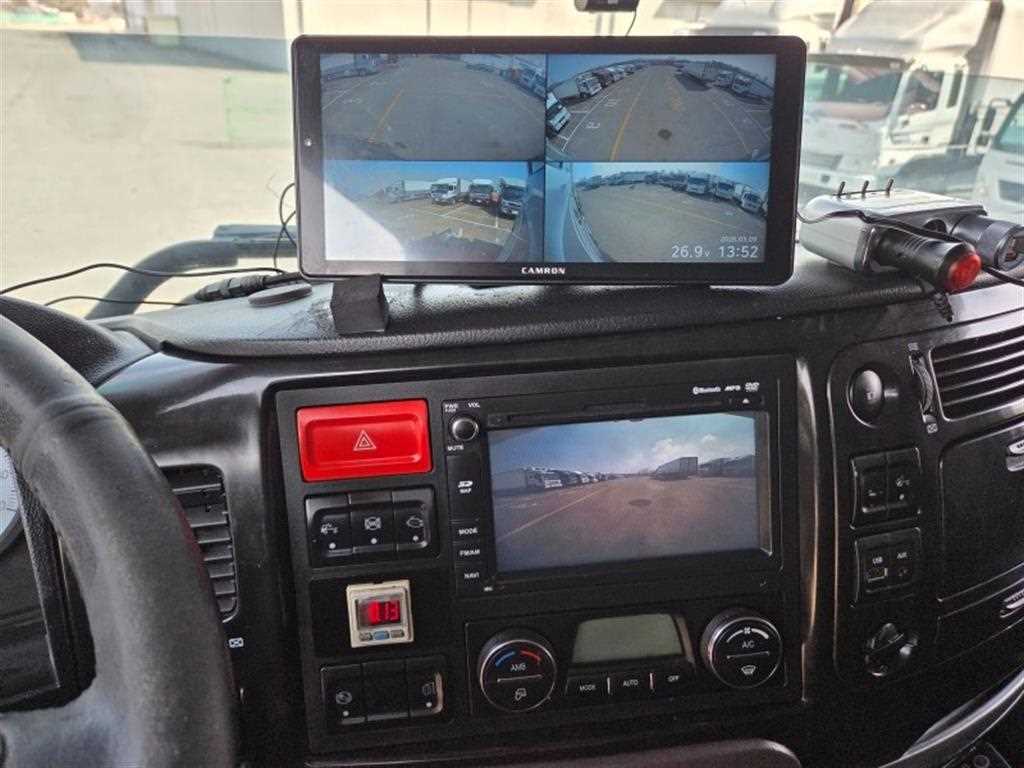 medium and large cargo truck - Vista 11