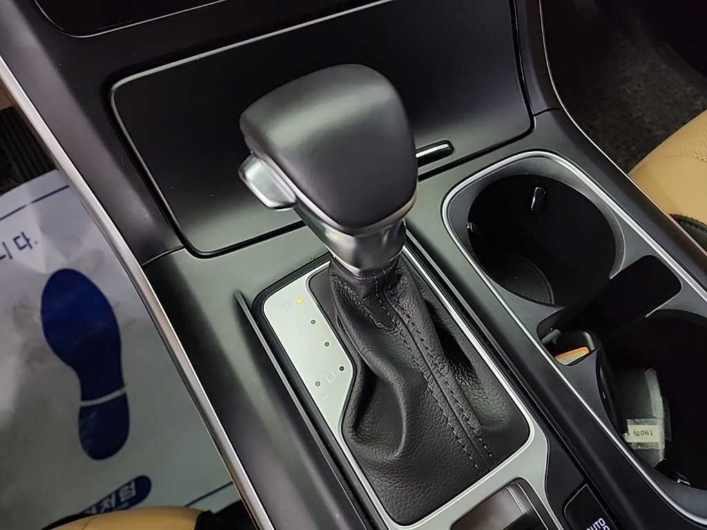 KIA Carnival - Vista 8