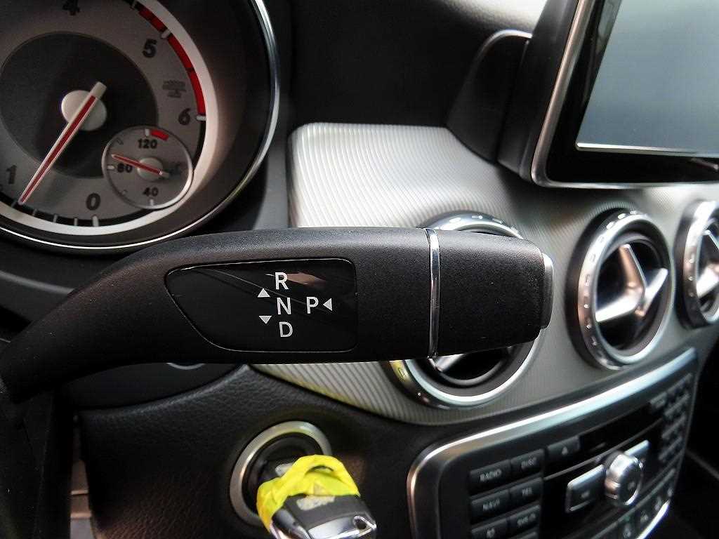 Mercedes Benz GLA Class - Vista 10