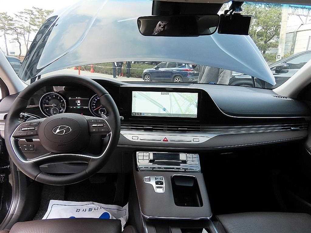 HYUNDAI Grandeur - Vista 7