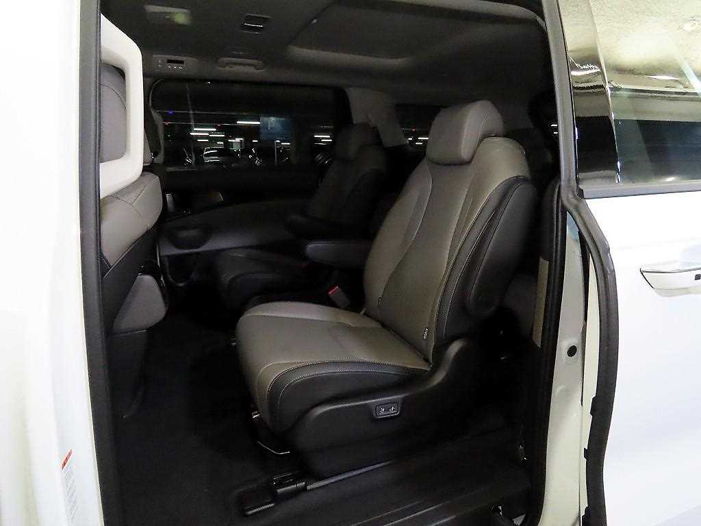 KIA Carnival - Vista 7