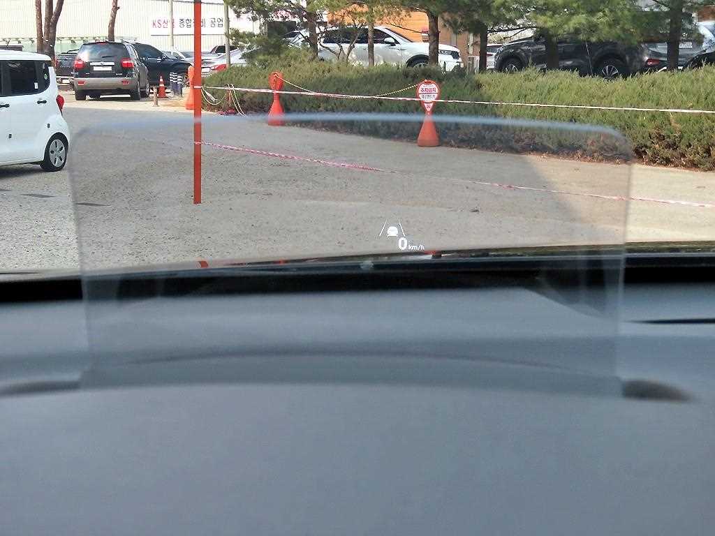 HYUNDAI Kona - Vista 10