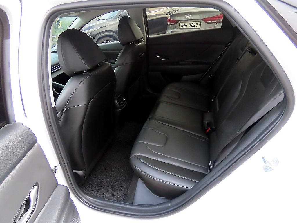 HYUNDAI Avante - Vista 6