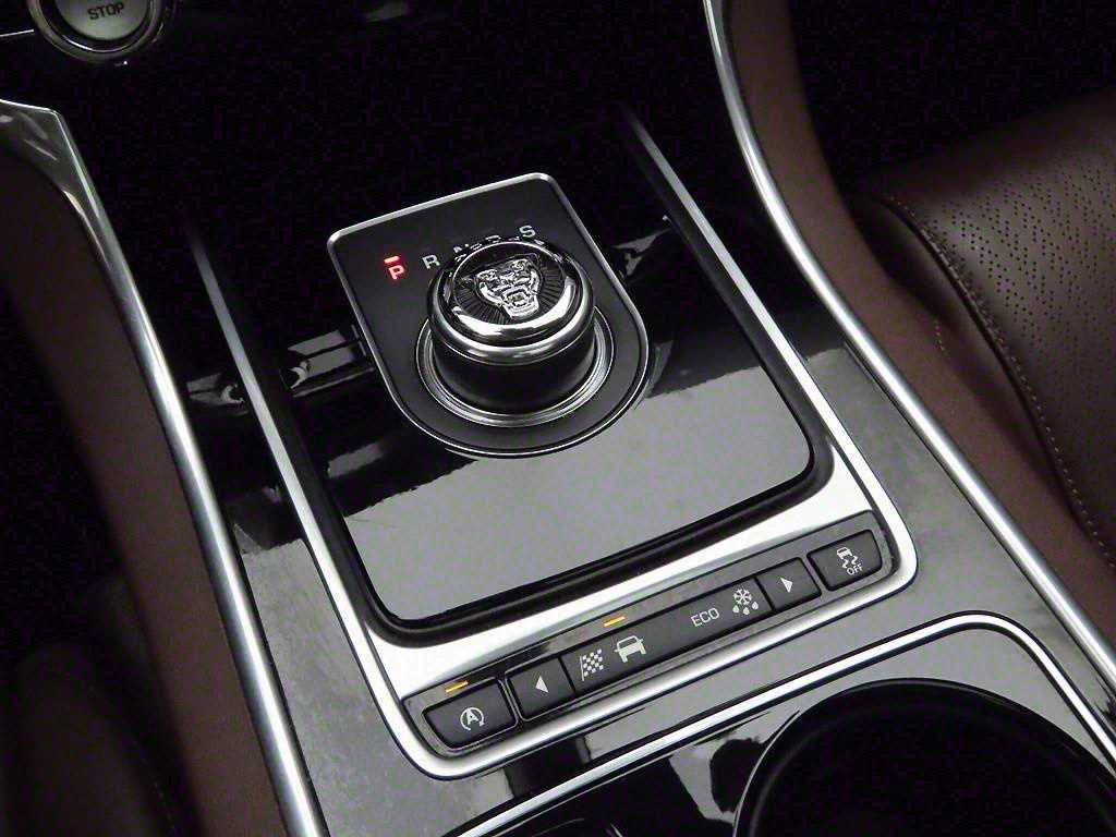 Jaguar XE - Vista 11