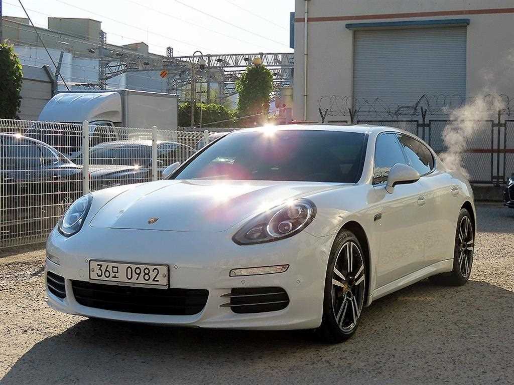 Porsche Panamera - Vista 2
