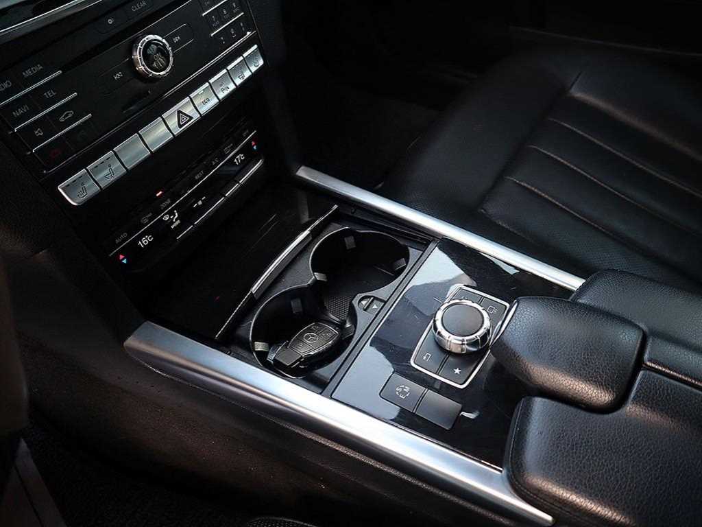 Mercedes Benz E class - Vista 12