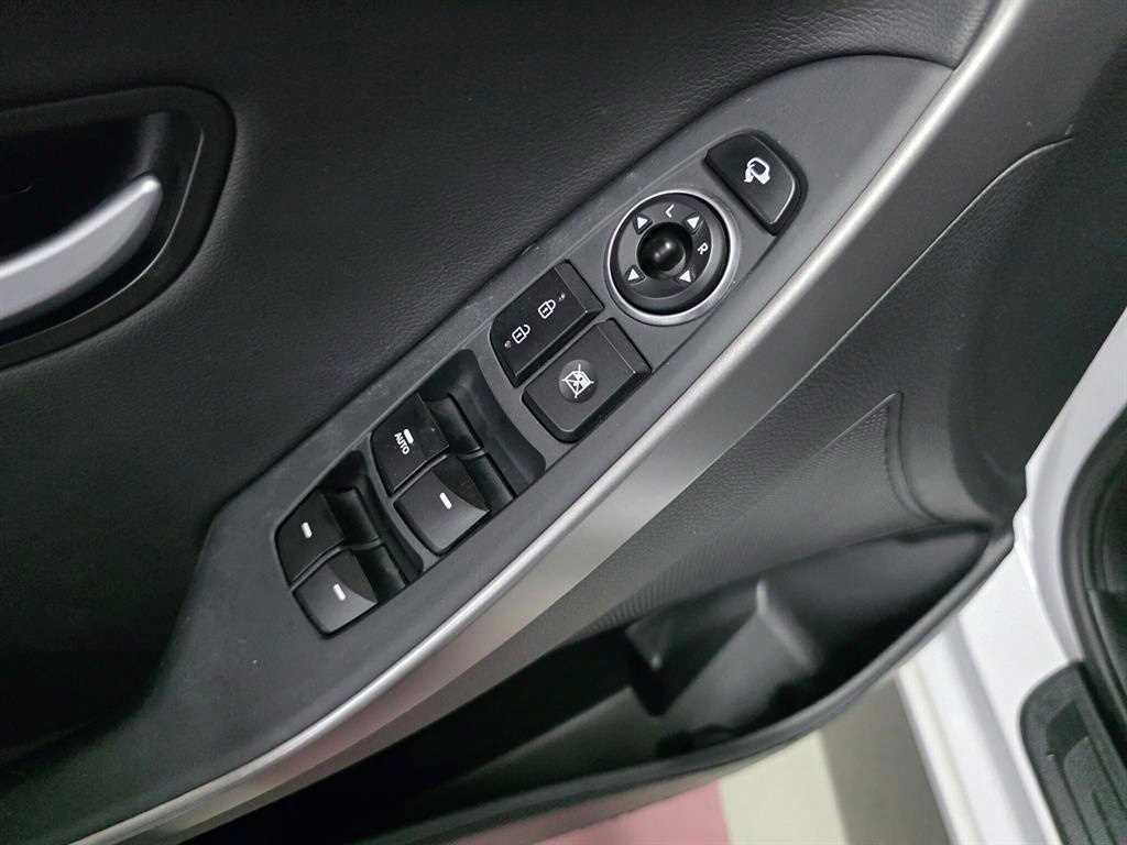 HYUNDAI i30 - Vista 10