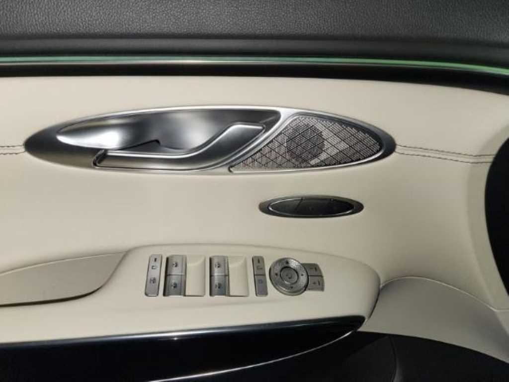 Genesis GV70 - Vista 11