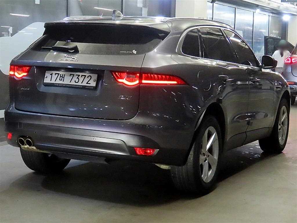 Jaguar F-PACE - Vista 4