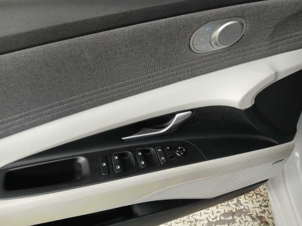 HYUNDAI Avante - Vista 10