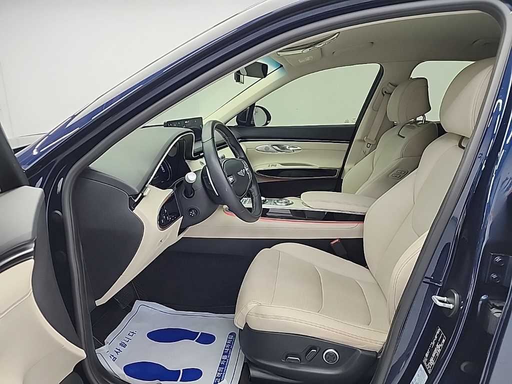 Genesis GV70 - Vista 11