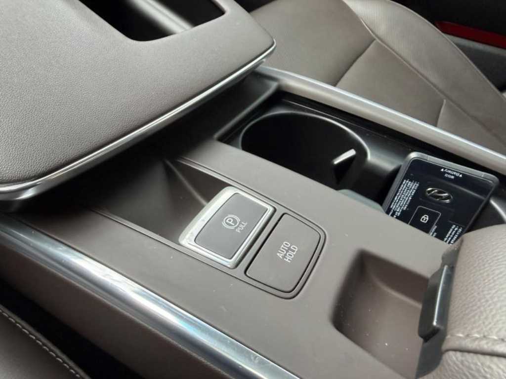 HYUNDAI Grandeur - Vista 12