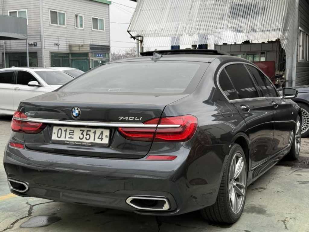 BMW 7 Series - Vista 3